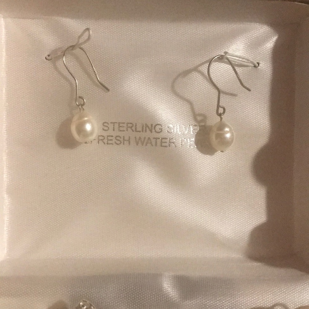 Sterling Silver fresh water pearl drop earrings
